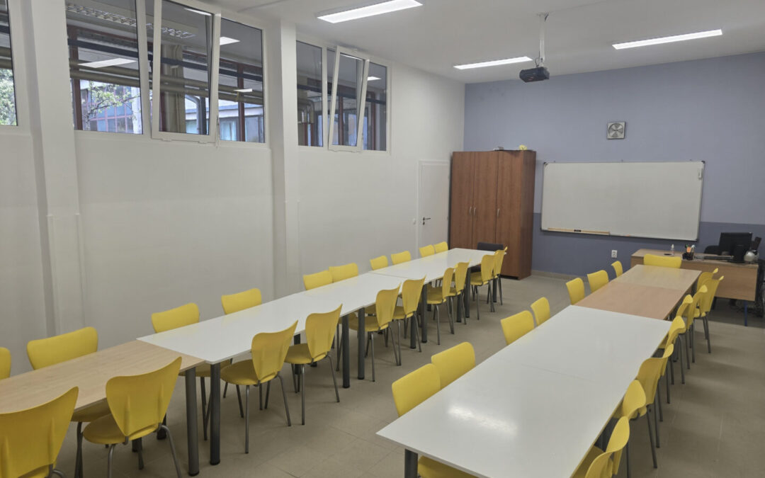 Novouređeni i opremljeni prostori školske kuhinje, blagovaonice i učionice 011